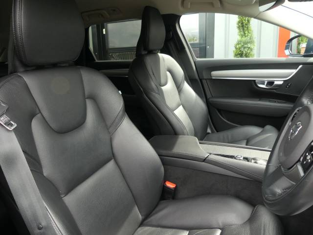 2019 Volvo V90 2.0 T4 Momentum Plus 5dr Geartronic