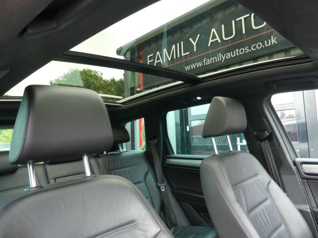 2015 Volkswagen Touareg 3.0 TDI V6 BlueMotion Tech R-Line Tiptronic 4WD Euro 6 (s/s) 5dr