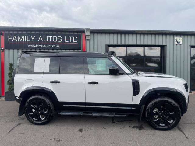 2026 Land Rover Defender 110 3.0 D250 X-Dynamic SE 110 5dr Auto