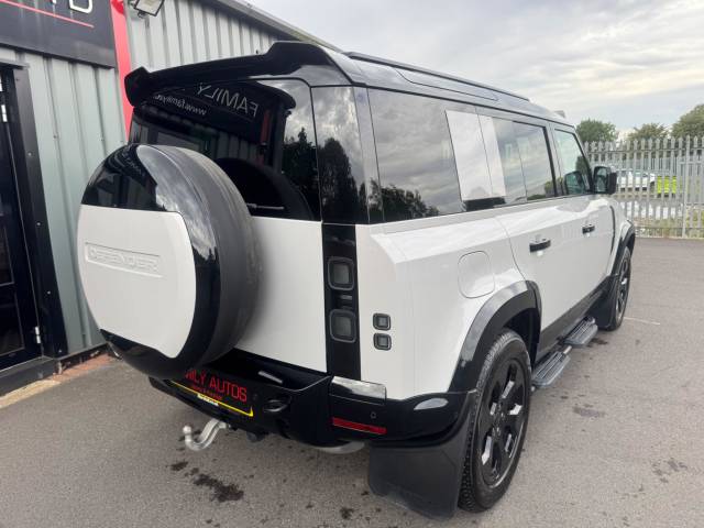 2026 Land Rover Defender 110 3.0 D250 X-Dynamic SE 110 5dr Auto