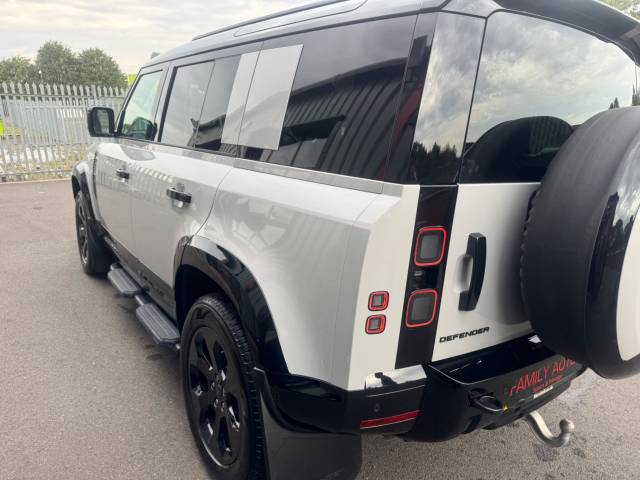 2026 Land Rover Defender 110 3.0 D250 X-Dynamic SE 110 5dr Auto