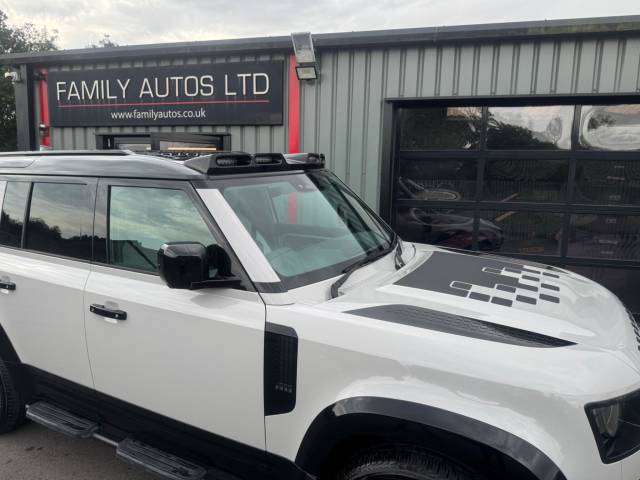2026 Land Rover Defender 110 3.0 D250 X-Dynamic SE 110 5dr Auto