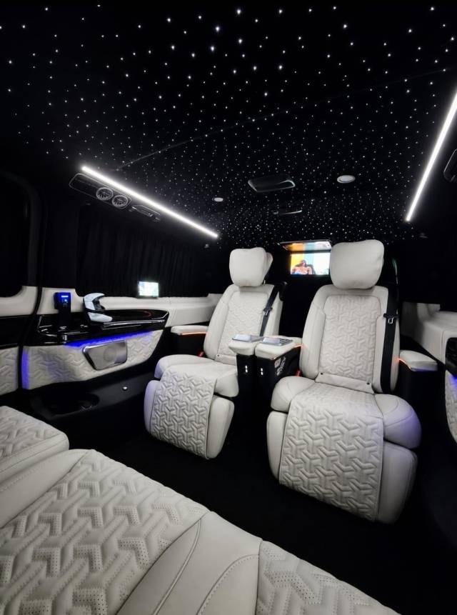 2025 Mercedes-Benz V Class 2.0 V220 d Premium 5dr 9G-Tronic [Extra Long/7 Seats]
